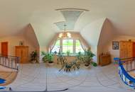„Wohnen & Wohlfühlen im Hügelland – vielseitige Immobilie mit 8 Gästezimmern & Privatwohnung“