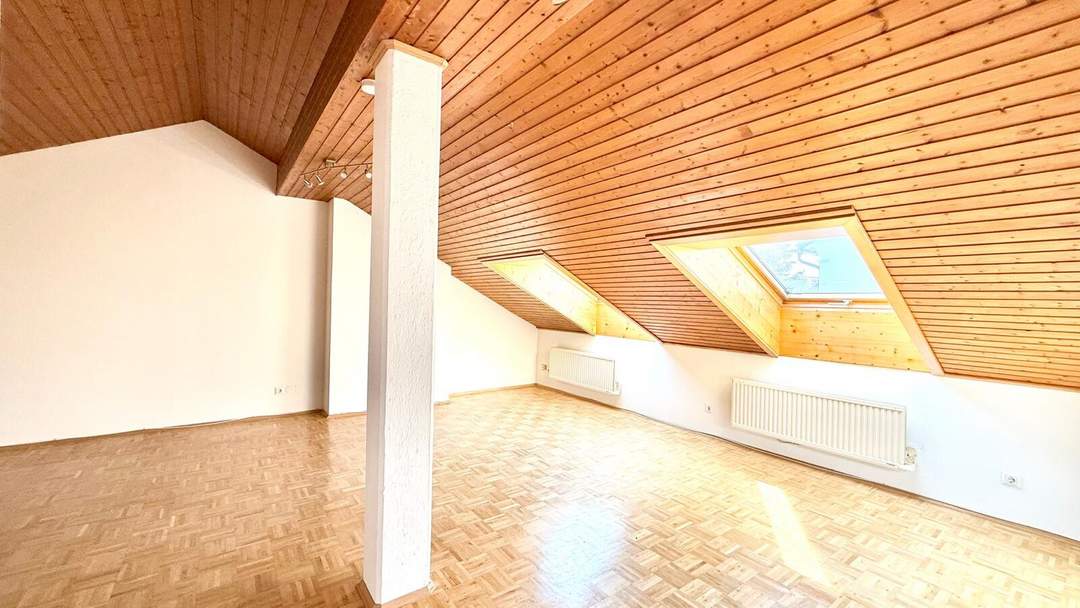Klagenfurt - Villacher Straße: Charmante Dachgeschoss-Garconniere in ruhiger Lage
