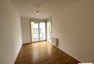 Wunderschöne, helle 4-Zimmer Wohnung mit zwei Balkonen und Klimageräten in allen Wohnräumen