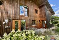 Außergewöhnliches Haus mit separater Wohneinheit oder Praxis auf ca. 5.863 m² Grund in idyllischer Ruhelage nahe der Bezirkshauptstadt Ried im Innkreis!