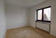 Suchen Sie ein neues Zuhause für sich und Ihre Tiere? Dieses renovierte Bauernhaus mit Nebengebäude und großem Grundstück wartet auf Sie!