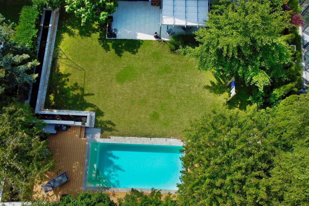 Lebensqualität pur: Großzügiges Einfamilienhaus mit traumhafter Pool-Landschaft