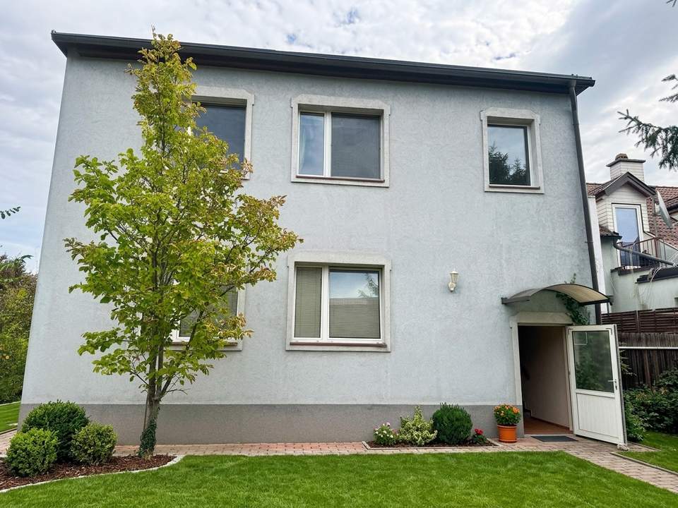 Großzügiges Wohnhaus auf sonnigem Grundstück -ruhige Siedlungslage