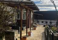 Ein ruhiger Rückzugsort mit Möglichkeiten – zwei Wohnhäuser auf großzügigem Grund