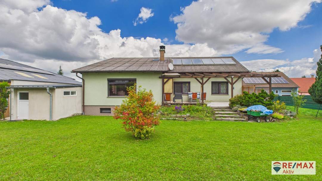 Familienfreundliches Wohnhaus mit großzügigem Garten