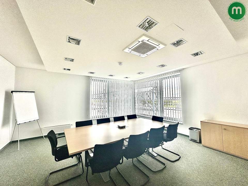 Möblierte Büroetage mit praktischem Raumkonzept zur Vermietung