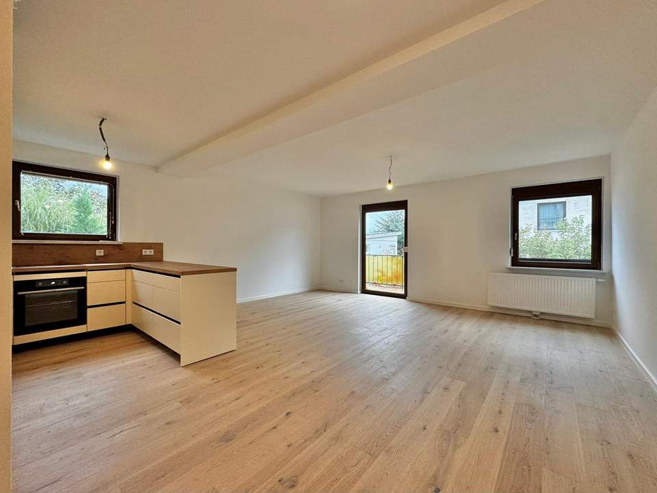 3-Zimmer-Wohntraum mit Balkon, komplett saniert in Mauer