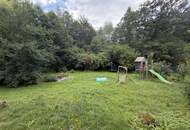 Wohnhaus mit Entwicklungspotential und Garten