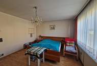 LIEBEVOLLER, KLEINER BUNGALOW IDEAL FÜR 2-3 PERSONEN MIT HERRLICHEM GARTEN SAMT ALTBAUMBESTAND IN BESTER ZENTRUMSNAHER WOHNLAGE