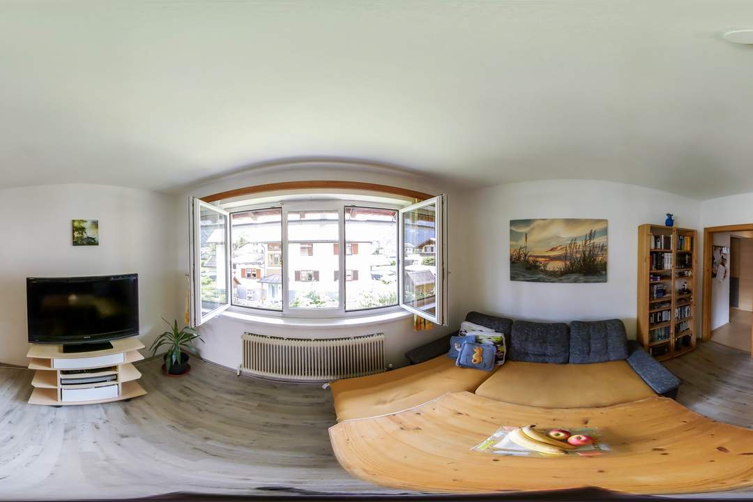 Wohnen am Traunsee! Parifiziertes Zweifamilienhaus mit großem Garten, KFZ-Stellplätzen, Carport und Garage