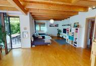 Lichtdurchflutetes Passivhaus mit Garage und Carport