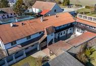 Charmantes Bauernhaus mit großem Grundstück, langgezogenem Hof, 2 Wohnungen und einem Swimmingpool