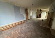 Sanierungsbedürftiges Haus auf großem Grundstück! Erwecken Sie es aus dem Dornröschenschlaf!