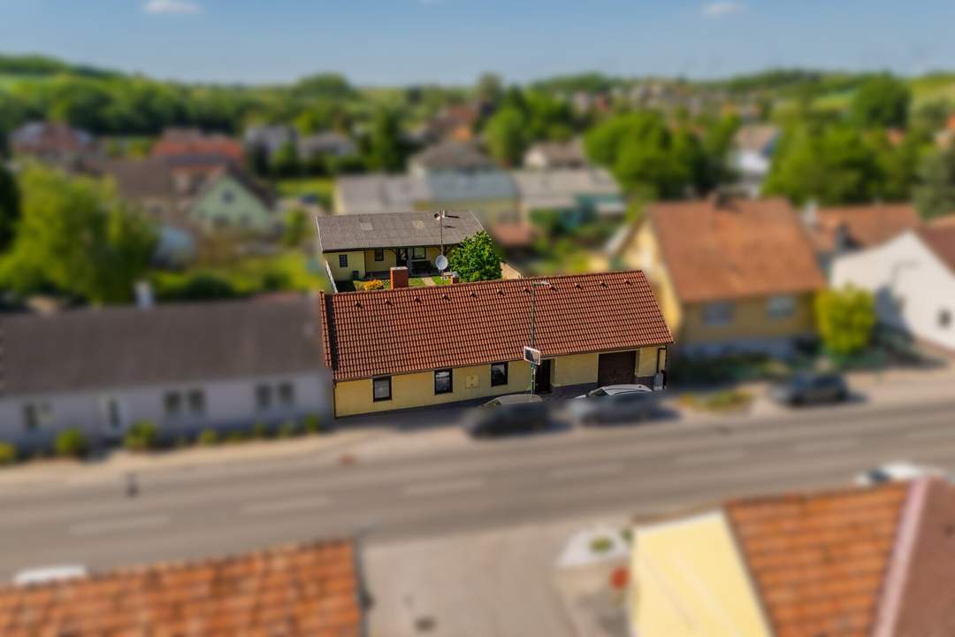 Gepflegtes Einfamilienhaus mit großem Garten, Garage &amp; Ausbaupotenzial in Hauskirchen