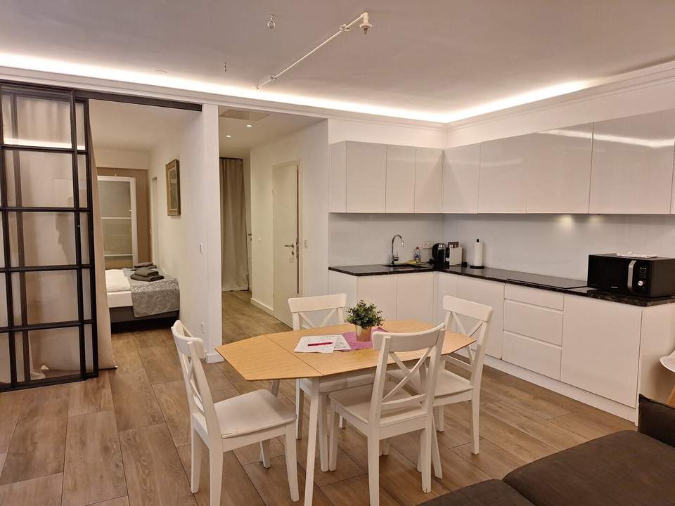 2 Apartments mit 2 Eingängen im EG auch als Praxis, Salon nutzbar