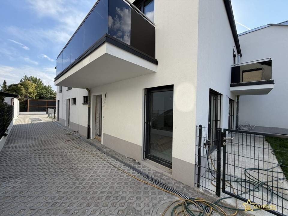 ÜBERGABE ZEITNAH! NEUBAU IN ZENTRUMSNÄHE! 5 ZIMMER-ZIEGELHAUS MIT 2 BÄDERN UND 3 WC´S.