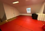 Gemütlicher Wohntraum mit viel Platz, großem Eigengrund und Dachterrasse