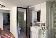 Unterkellertes Einfamilienhaus mit Garage und Obstbaumbestand