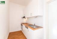 Altbau-Charme in Ruhelage nahe U4 und Theresienbad!