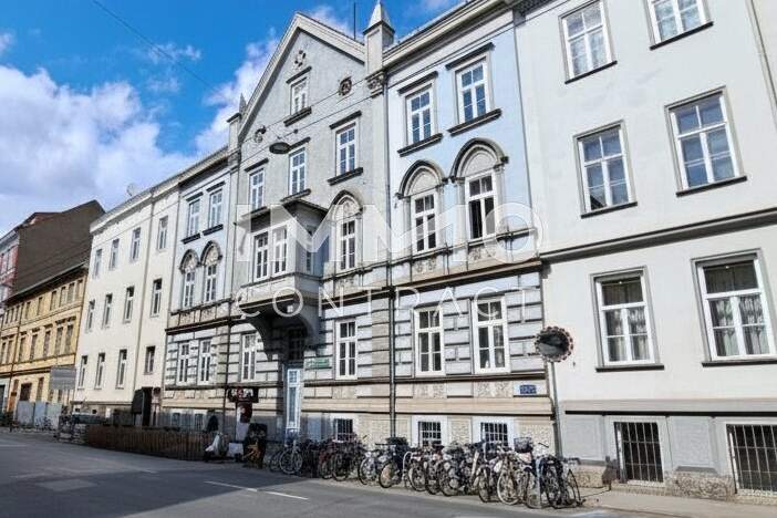 Dachgeschoßwohnung im Altbau: Erstbezug nach Sanierung mit Balkon und Einbauküche!, Wohnung-miete, 816,49,€, 8010 Graz(Stadt)