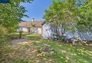 Ruhig wohnen im Waldviertel: Haus mit Garten, Garage und Entwicklungspotenzial nahe dem Schwimmteich