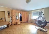 Geräumiges Bauernhaus samt großem Nebengebäude im Bauland