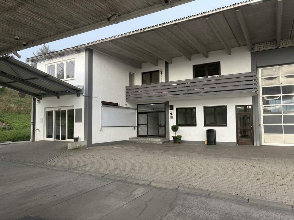 Letzte Bürofläche vor der Grenze