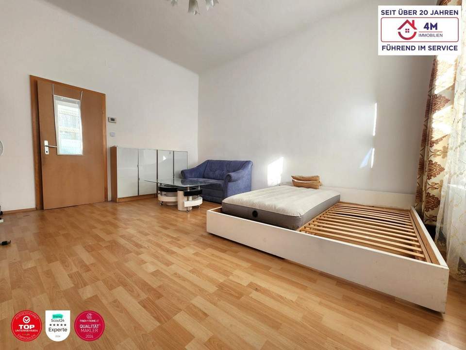 *Tolle Lage am Augarten* Sanierungsbedürftige Altbau-Erdgeschosswohnung