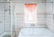 Haus mit Blick auf Schloss Ebelsberg – Potenzial für Individualisten