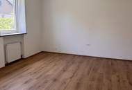 Schöne 2 Zi-Wohnung mit Balkon