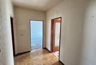 Sonnige sanierungsbedürftige 3 Zimmerwohnung in der beliebten grünen Südstadt mit LOGGIA