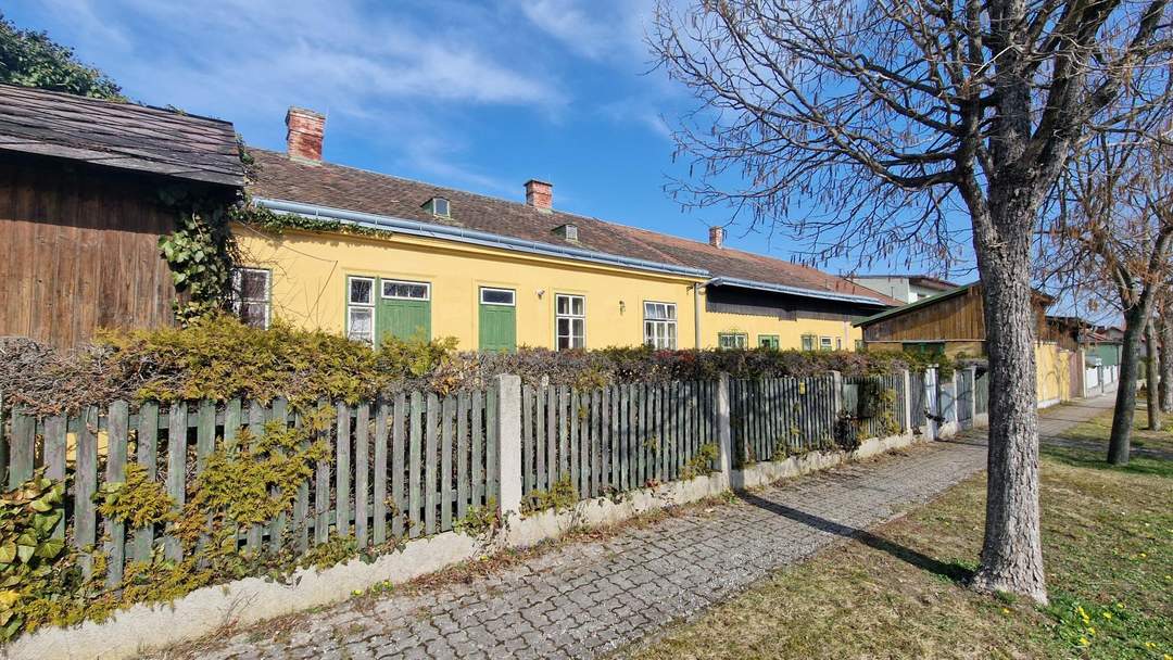 „Rarität bei den Weinbergen – Baugrundstück mit 70 % Verbaubarkeit in Ruhelage“