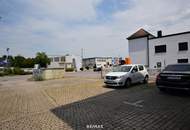 Miethaus mit Parkplätzen im Gewerbegebiet Wiener Neudorf