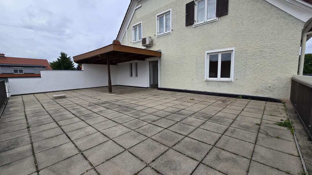 53 m³ 2 Zimmer Wohnung mit 84 m² Balkon und 27 m² Hobbyraum/Garage