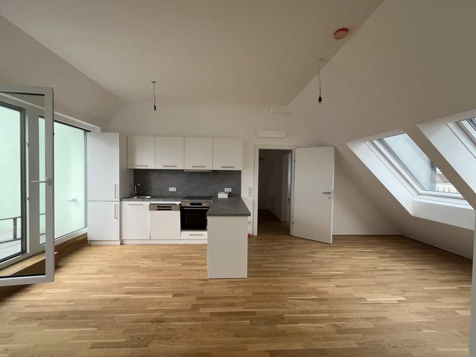 Beautiful four-room penthouse apartment with a rooftop terrace in a prime location - Wunderschöne 4 Zimmer Dachterrassenwohnung in Top Lage