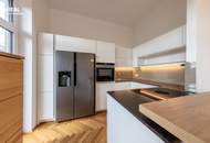 Altbaujuwel auf Top-Niveau mit Balkon &amp; zwei stilvollen Bädern