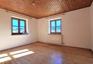 Charmantes Zweifamilienhaus in Alleinlage