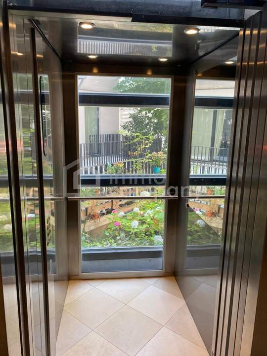 Schöne Altbauwohnung in ausgebauten Altbau