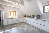 4,5-Zimmer-Wohnung mit großer Terrasse, Seeblick & Ausbaupotenzial