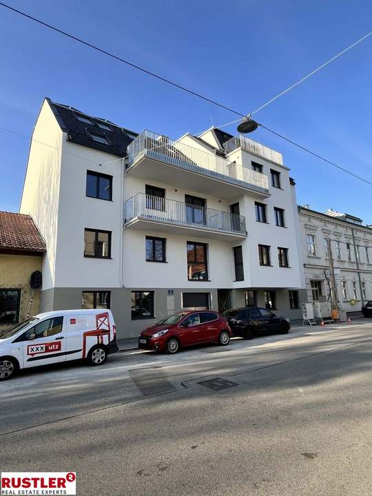 Anleger aufgepasst! | 3 Stöckiges Reihenhaus mit Garten, Terrasse, Keller