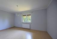 Mehrfamilienhaus mit Park