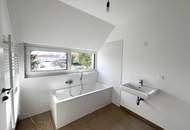 Erstbezug !! Traumhafte Doppelhaushälfte , Wohnkeller mit Garten und 2 Stellplätzen!