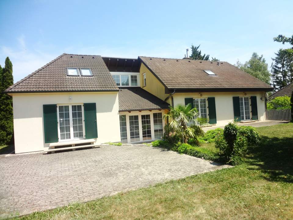 Großzügiges Anwesen auf weitläufigem Grund mit Neusiedlersee Blick!
