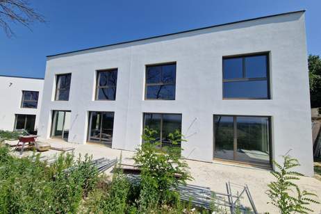 HERRLICHER AUSBLICK AN DER WAGRAMKANTE: MODERN, MASSIV & HOCHWERTIG WOHNEN IN DER WEINREGION MIT BESTER INFRASTRUKTUR, Haus-kauf, 420.000,€, 3463 Korneuburg