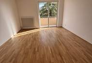 Sonnige Aussichten in ruhiger Grünlage: großzügige 2-Zimmer-Wohnung mit gemütlichem Balkon, moderner Dusche und heller Küche im 3. OG (inkl. Aufzug) – ideal für Singles oder Paare in Steyr-Münichholz!