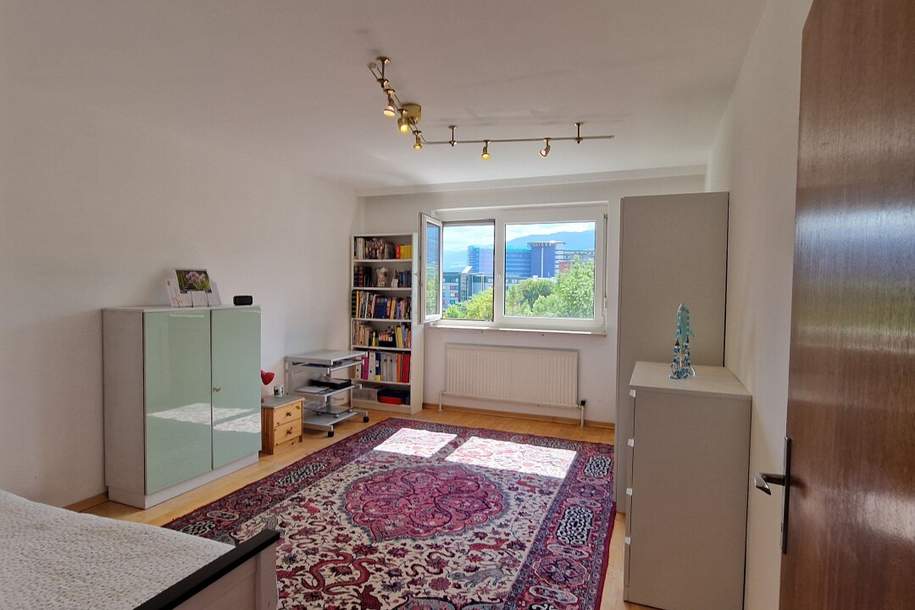Wohnung mit 2 Loggien Sicht auf den Patscherkofel und Bergisel in begehrter Lage Innsbruck Hötting.Uni, Klinik & Innenstadt fußläufig erreichbar Tiefgaragenstellplatz im Kaufpreis enthalten., Wohnung-kauf, 495.000,€, 6020 Innsbruck-Stadt