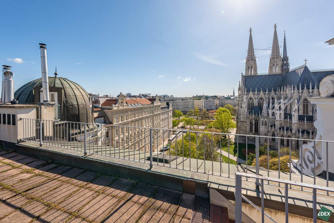 Exclusive Penthouse Overlooking the Votivkirche