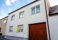 PREISREDUZIERT! Geräumiges Einfamilienhaus am Stadtrand mit Nebengebäude !