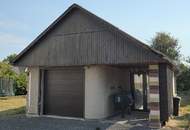 Älteres Wohnhaus mit freistehender Garage samt Nebenraum und Garten in Ruhelage