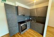 Wohnen am Laaer Berg – Stilvolle 2-Zimmer-Wohnung mit Einbauküche und Freifläche!